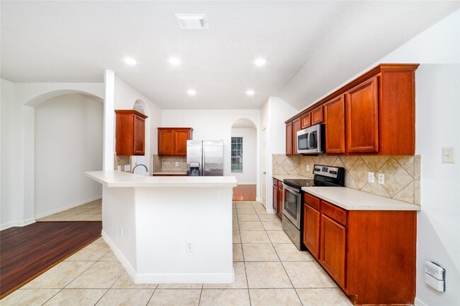 Building Photo - 16727 Great Oaks Glen Dr