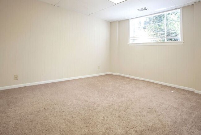 Building Photo - Druid Hills Hidden Gem! 4Bed-3 Bath, Hardwood Floors, Available NOW!