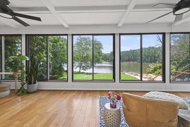Building Photo - 7805 Thorn Hill Ln