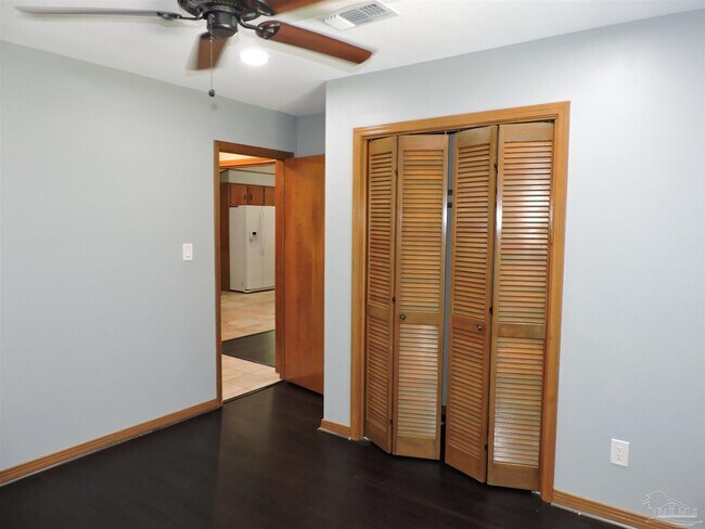 Building Photo - 1270 Palisade Rd
