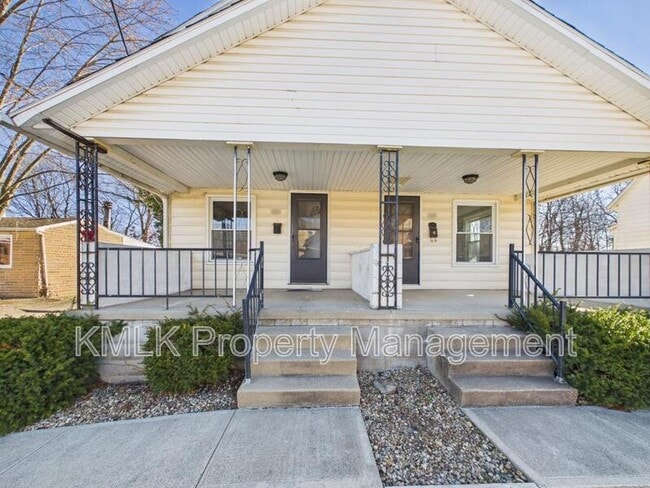 Building Photo - 444 7th St