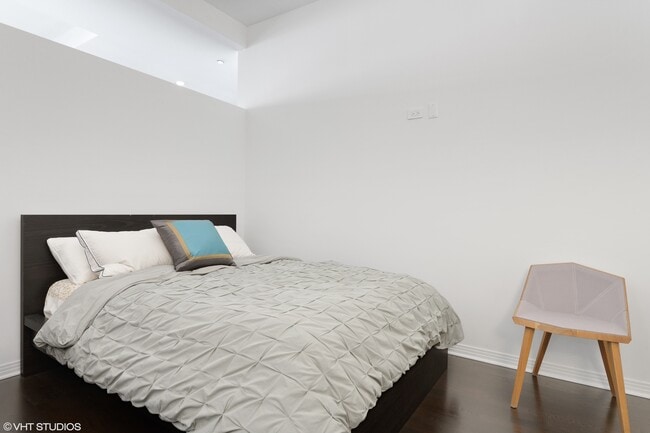 Building Photo - 65 E Monroe St