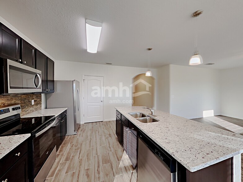 Building Photo - 3223 Magnolia Meadows Dr