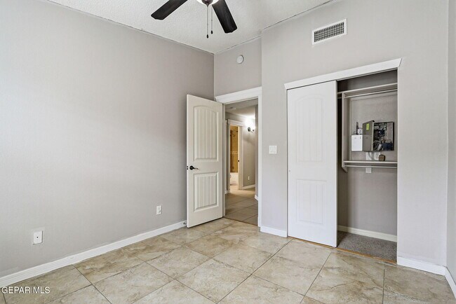 Building Photo - 14124 Honey Point Dr