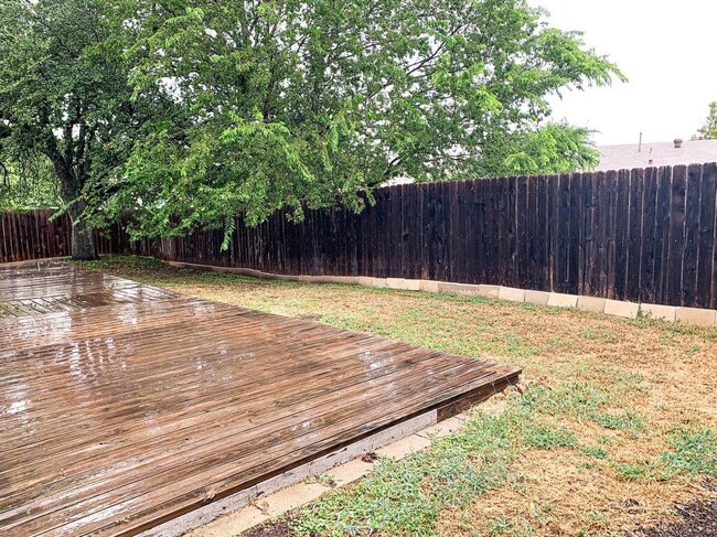 Building Photo - 11803 Hyacinth Dr