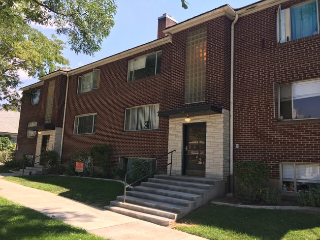 Building Photo - The Arches Apartments