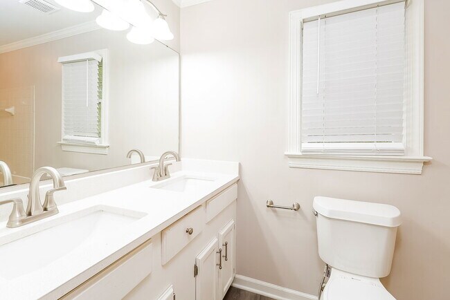 Building Photo - 2410 Wildburne Ct