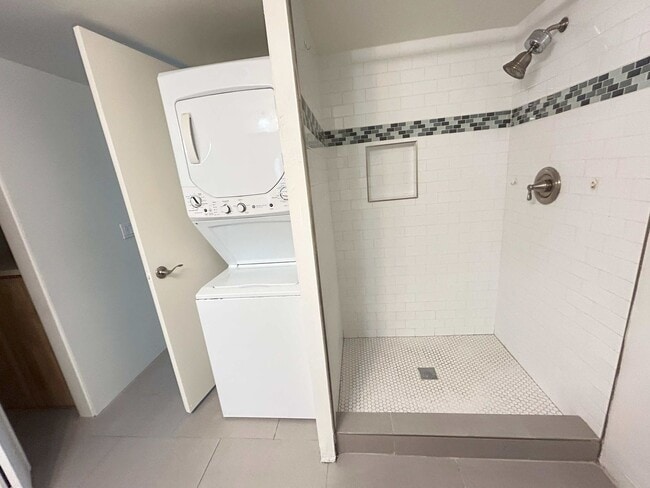 Building Photo - CONTINENTAL PLAZA CONDO