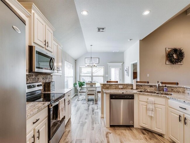 Building Photo - 3308 White Horse Dr