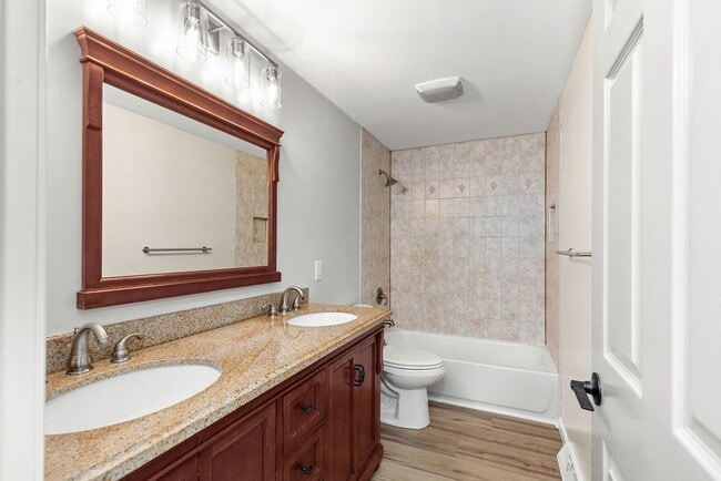 Building Photo - 7789 New Hope E