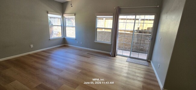 Building Photo - 3 bedroom 2 bath home