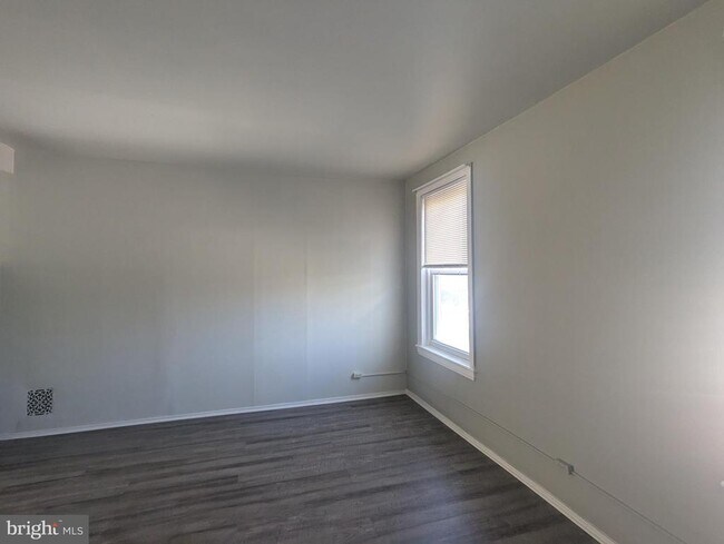 Building Photo - 2206 Fairmount Ave