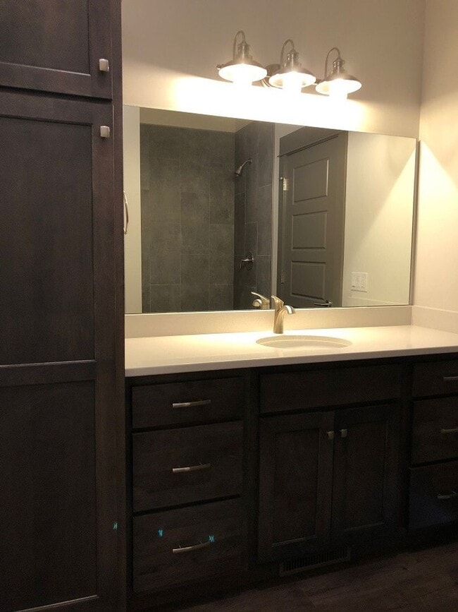 Building Photo - Beautiful Four Corners Condo