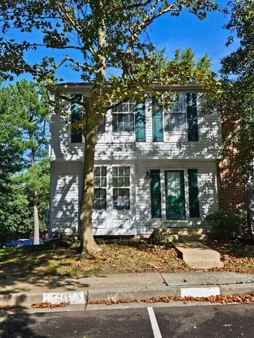 Building Photo - 6085 Rock Glen Dr