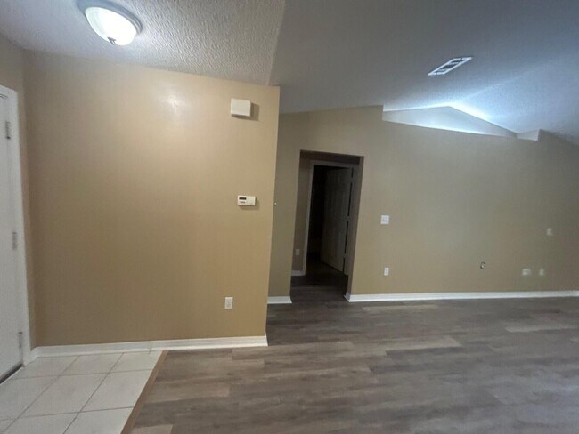 Building Photo - 1267 Jefferyscot Dr