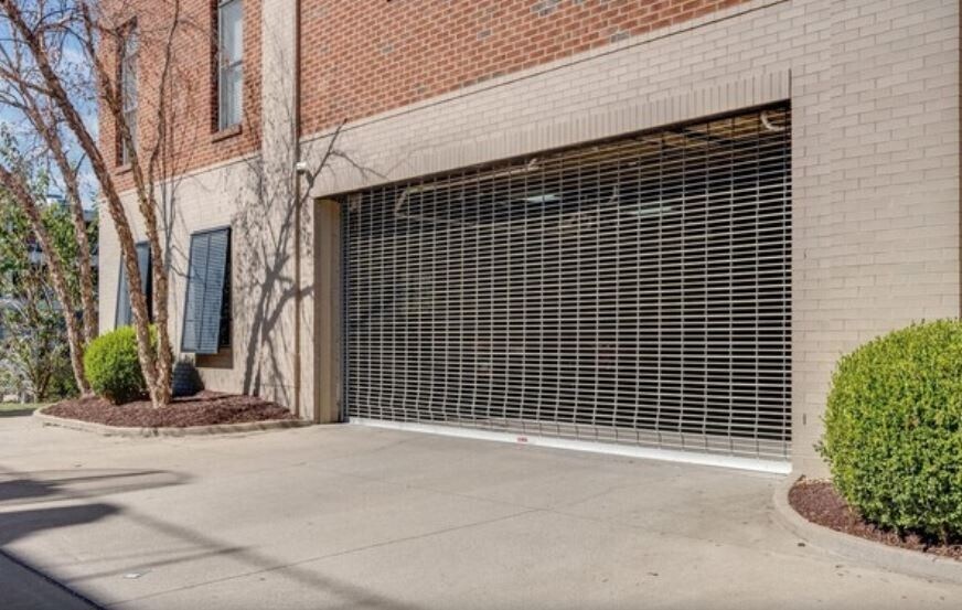 Building Photo - 817 3rd Ave N