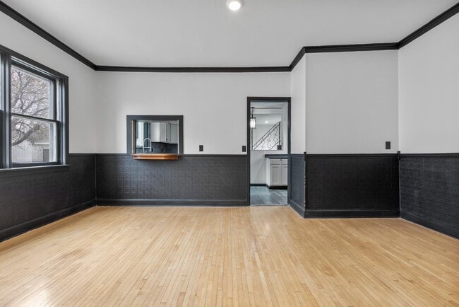 Building Photo - 335 1st St