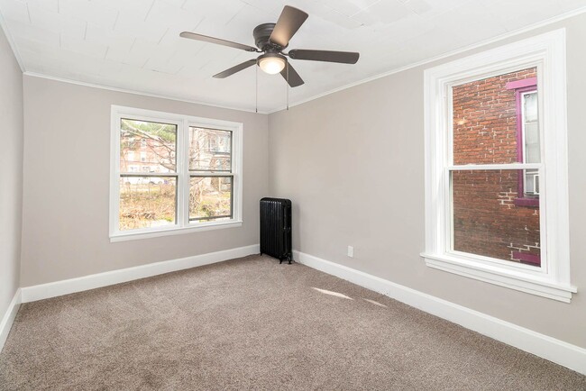 Building Photo - 3 bedroom home Section 8 Approved!