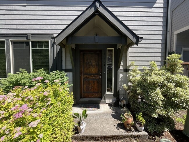 Building Photo - Bright and Modern North Portland Living with Three Bedrooms, Laundry Room & Attached Garage