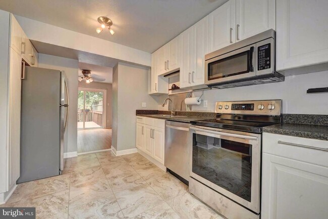 Building Photo - 7794 Euclid Way