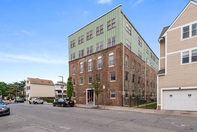 Building Photo - 120 W Seventh St