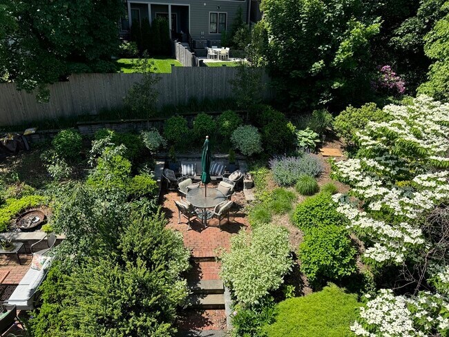 Building Photo - 32 Atherton Rd