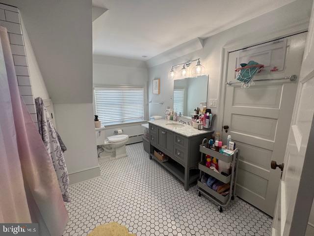 Building Photo - 214 W Redman Ave