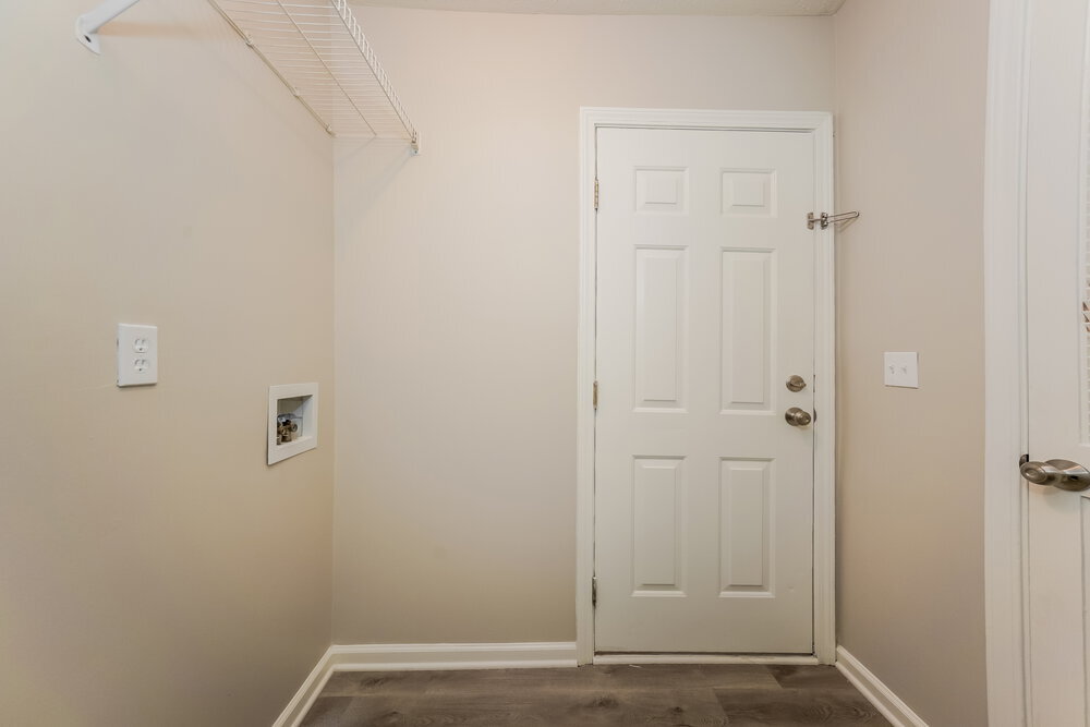 Building Photo - 6425 Meadowfield Dr