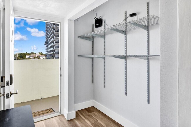 Building Photo - 310 S Ocean Blvd