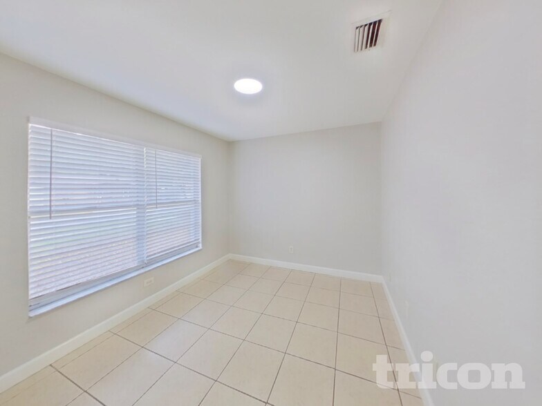 Building Photo - 3109 Camphor Dr