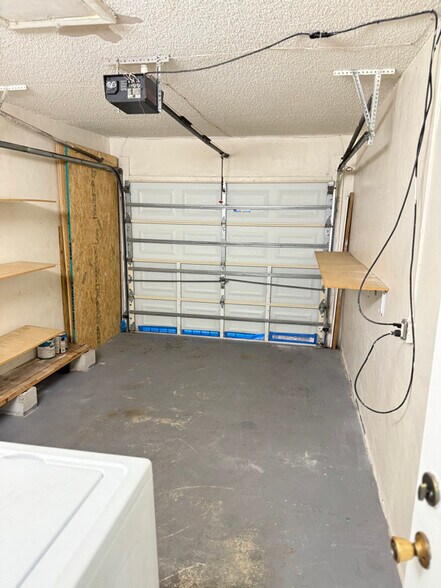 Building Photo - 15157 SW 95th Ln