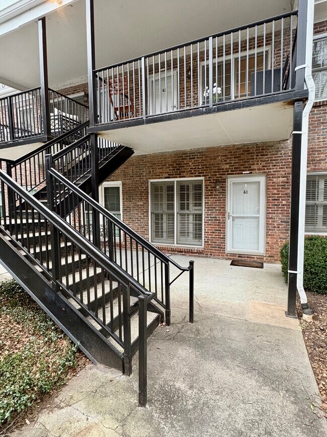 Building Photo - 3675 Peachtree Rd NE