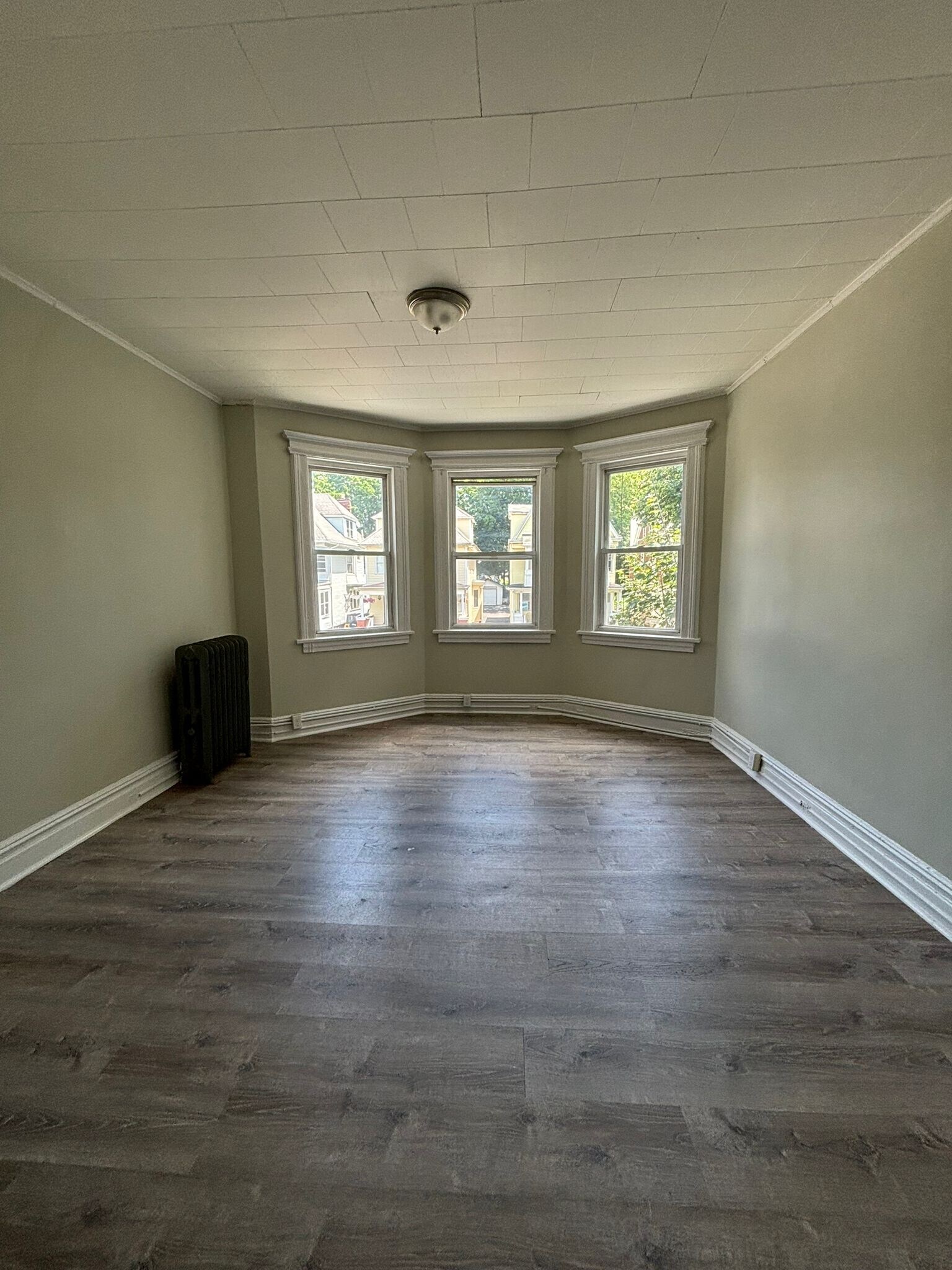 15 Davis Ave 2 - 17 Davis Ave