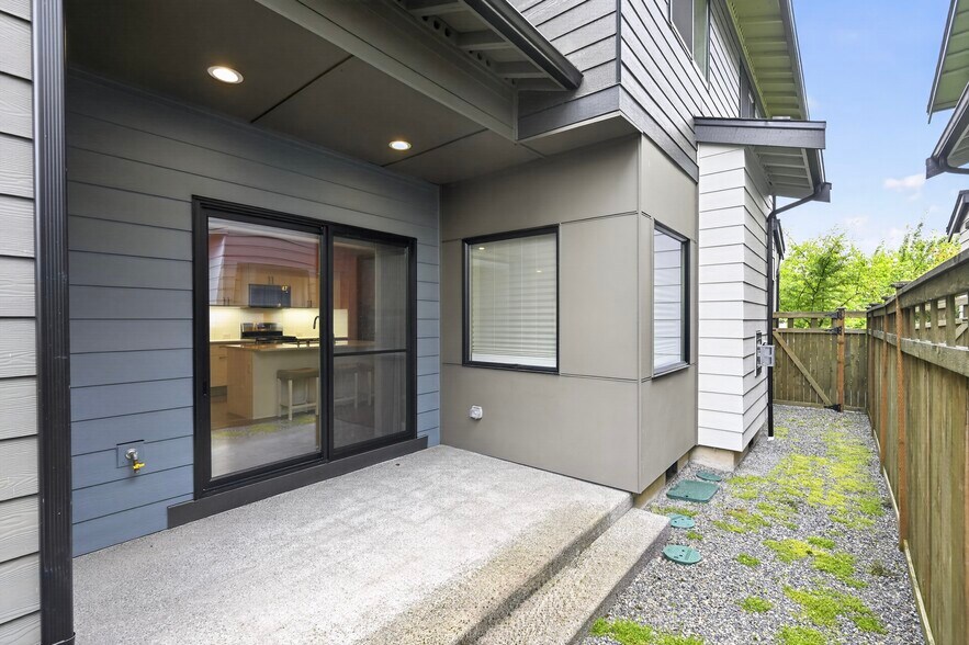 Building Photo - 32838 Ten Trails Pky SE