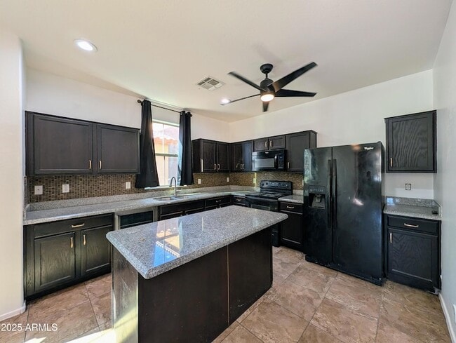 Building Photo - 4726 W Fremont Rd.