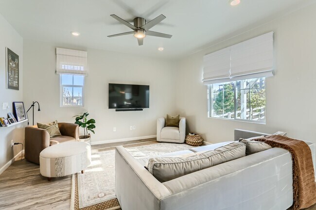 Building Photo - 1829 Villageview Ln