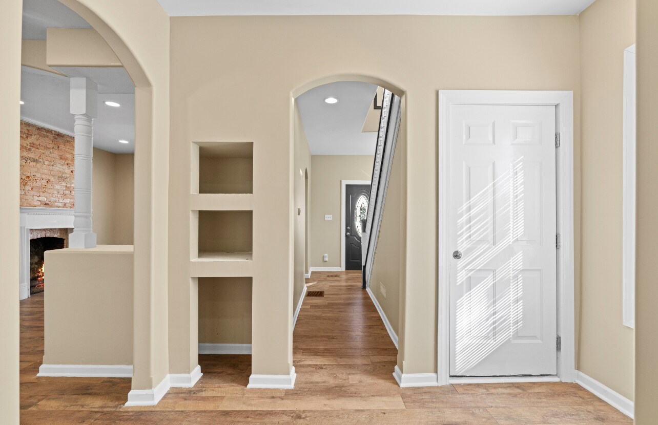 Building Photo - 873 E Livingston Ave