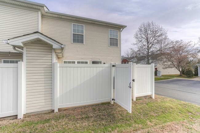 Building Photo - 151 Casbah Run