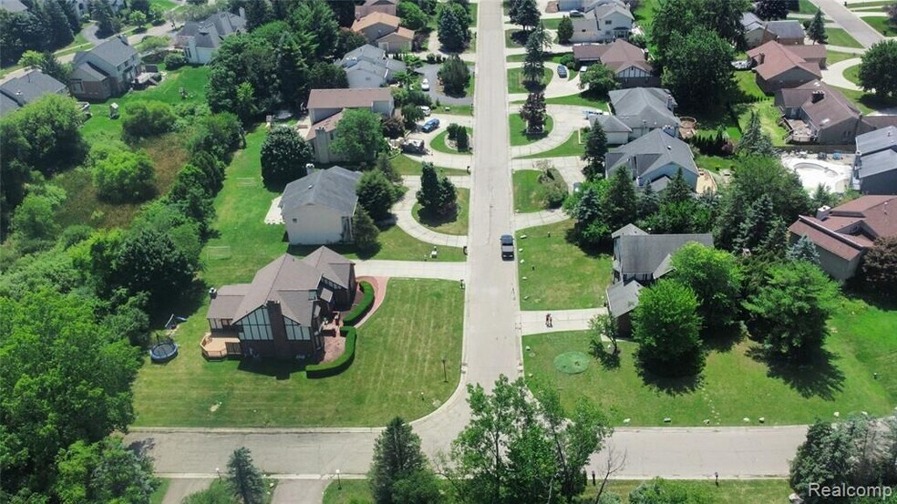 Building Photo - 6651 Arlington Dr