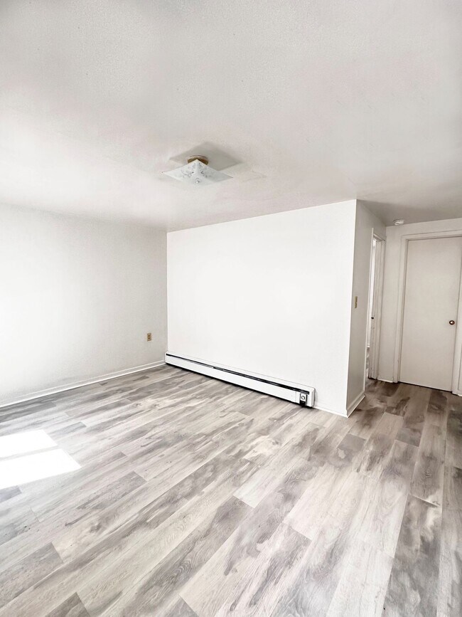 Building Photo - Village at Main