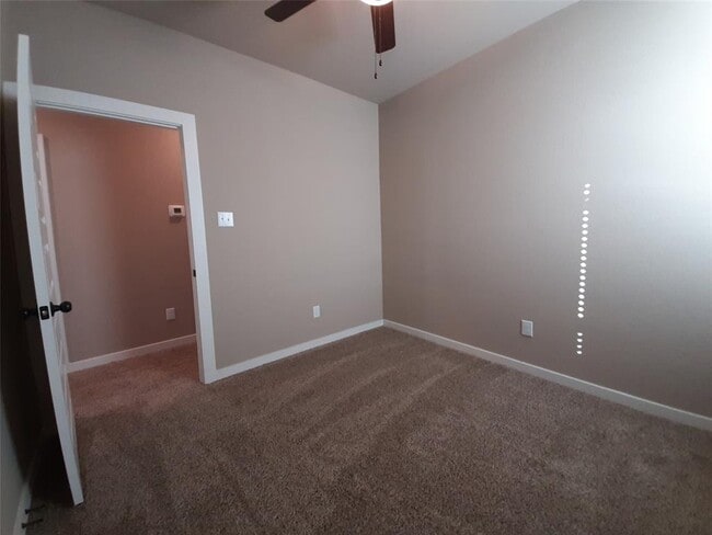 Building Photo - 9815 Grosbeak Ln