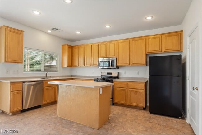 Building Photo - 4905 Apache Valley Ave