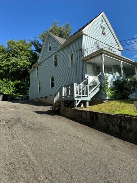 Building Photo - 44 Bushnell Ave