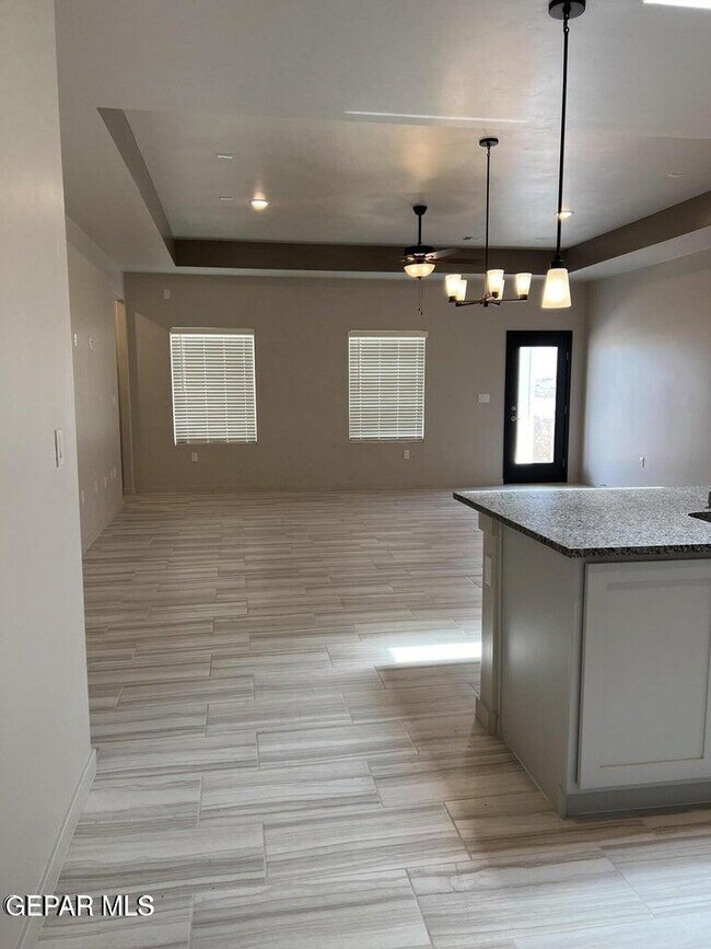 Building Photo - 208 Farnborough St