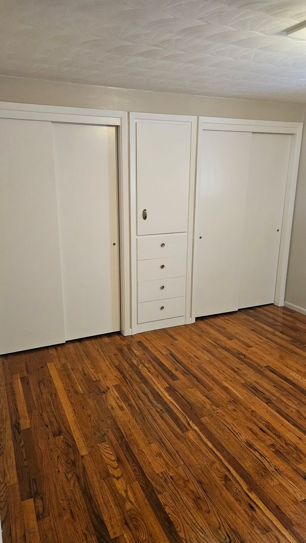Building Photo - Cute 2 Bedroom Duplex in the Heart of Love...