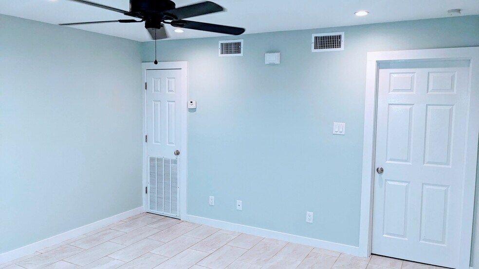 Building Photo - 917 Hendricks Ave