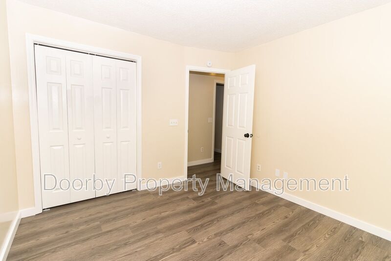 Building Photo - 2425 Ashmore Ave