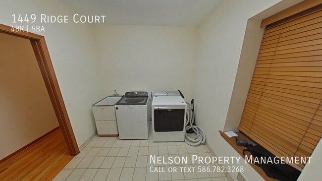 Building Photo - 1449 Ridge Ct