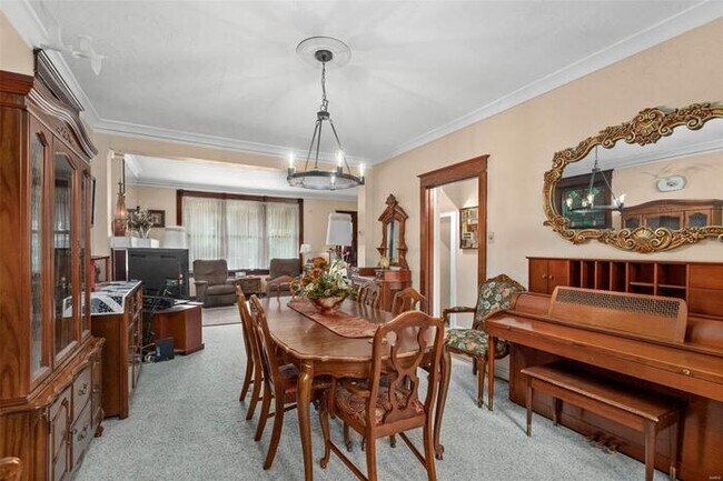 Building Photo - Fantastic 3bd/1.5ba home! Coming soon!