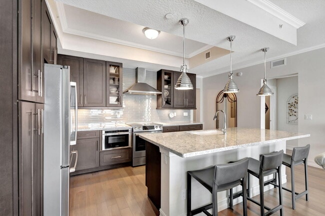 Building Photo - 444 Bay Colony Dr N